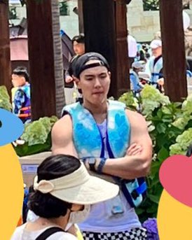 monxshownoo's tweet photo. YOURE TELLIN ME THE NUCEPS (shownu + biceps) POPPING INFRONT OF THOSE KINDERGARTEN KIDS AND NOT ME ‼️‼️ THE WORLD IS SO UNFAIR FR 💀🤡 https://t.co/uW1rwsTHoc