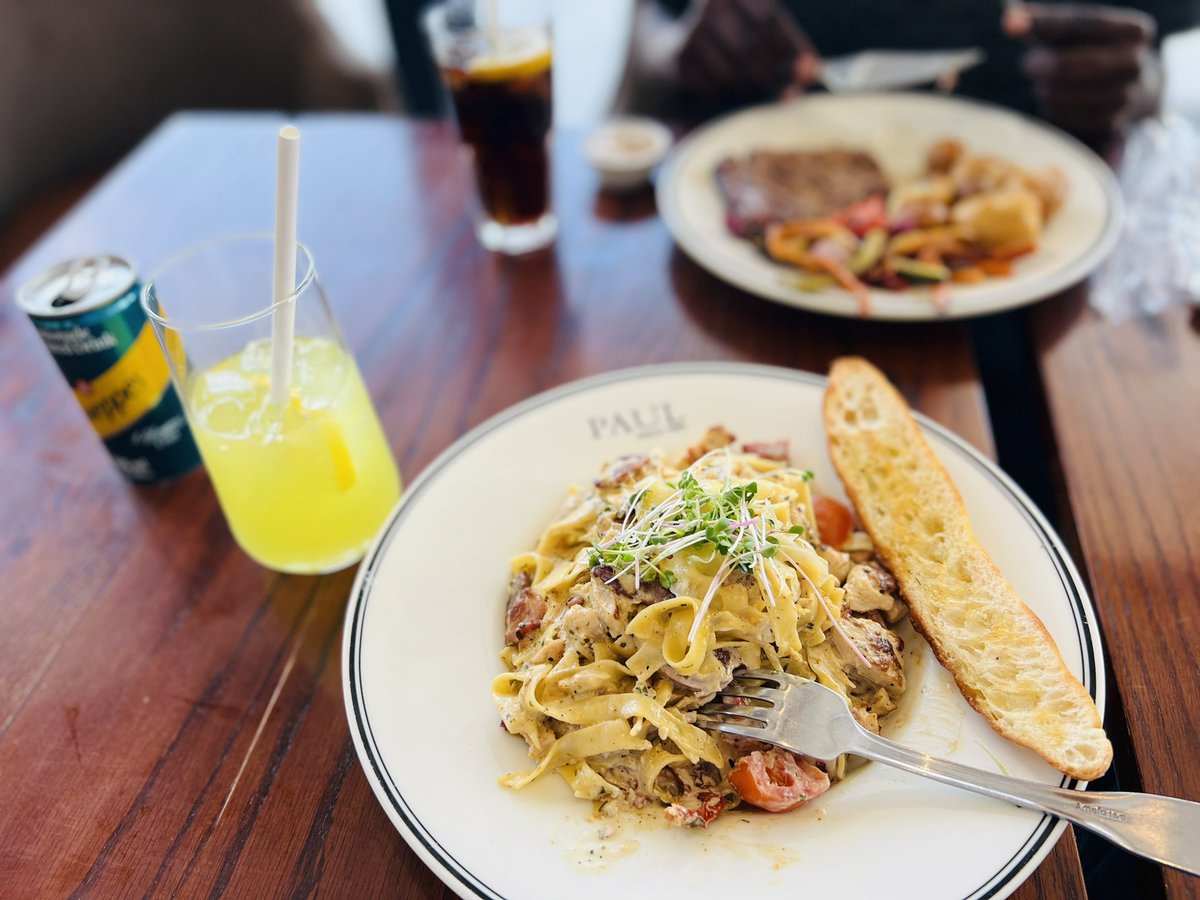 AlukieSblinke2's tweet photo. As a foodie I highly recommend Paul waterfall Midrand, Their service is excellent and food is damn nice bro. https://t.co/9ZHmxvaXtV