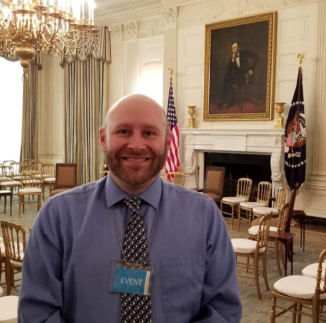MarkJWestpfahl's tweet photo. Inside the State Dining Room at the @WhiteHouse 3 years ago today with @WhiteHouseHstry.
#whhti19 https://t.co/xddFqBC29m