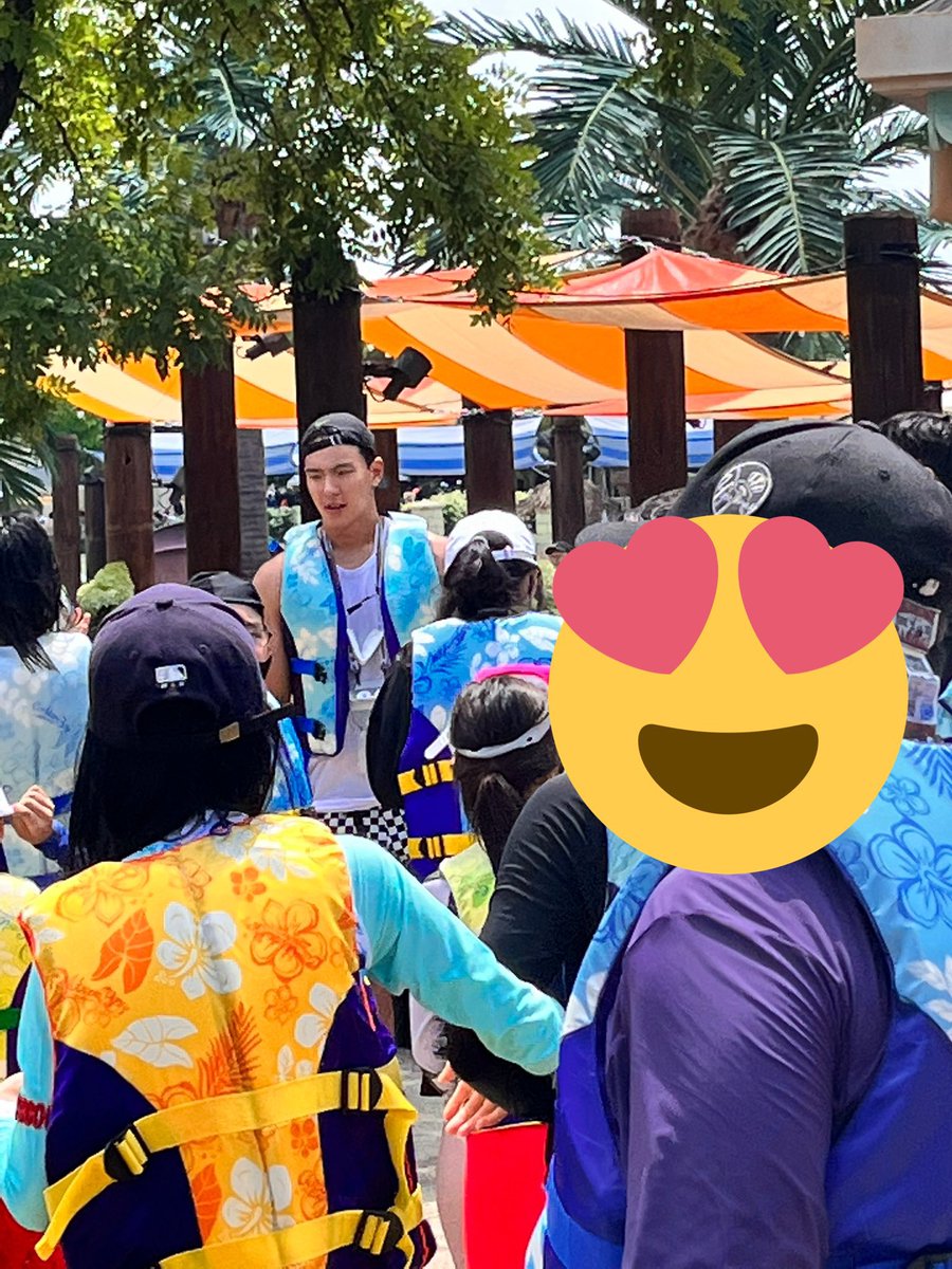 subbb0213's tweet photo. 오늘.. 캐비 갔다가 셔누 봤너요… 진짜 심장이 진짜 요동을 쳐서 와 와… 실물 처음 봤는데 진짜 실물 레전드 #셔누 #shownu https://t.co/rYcfr0CI2X