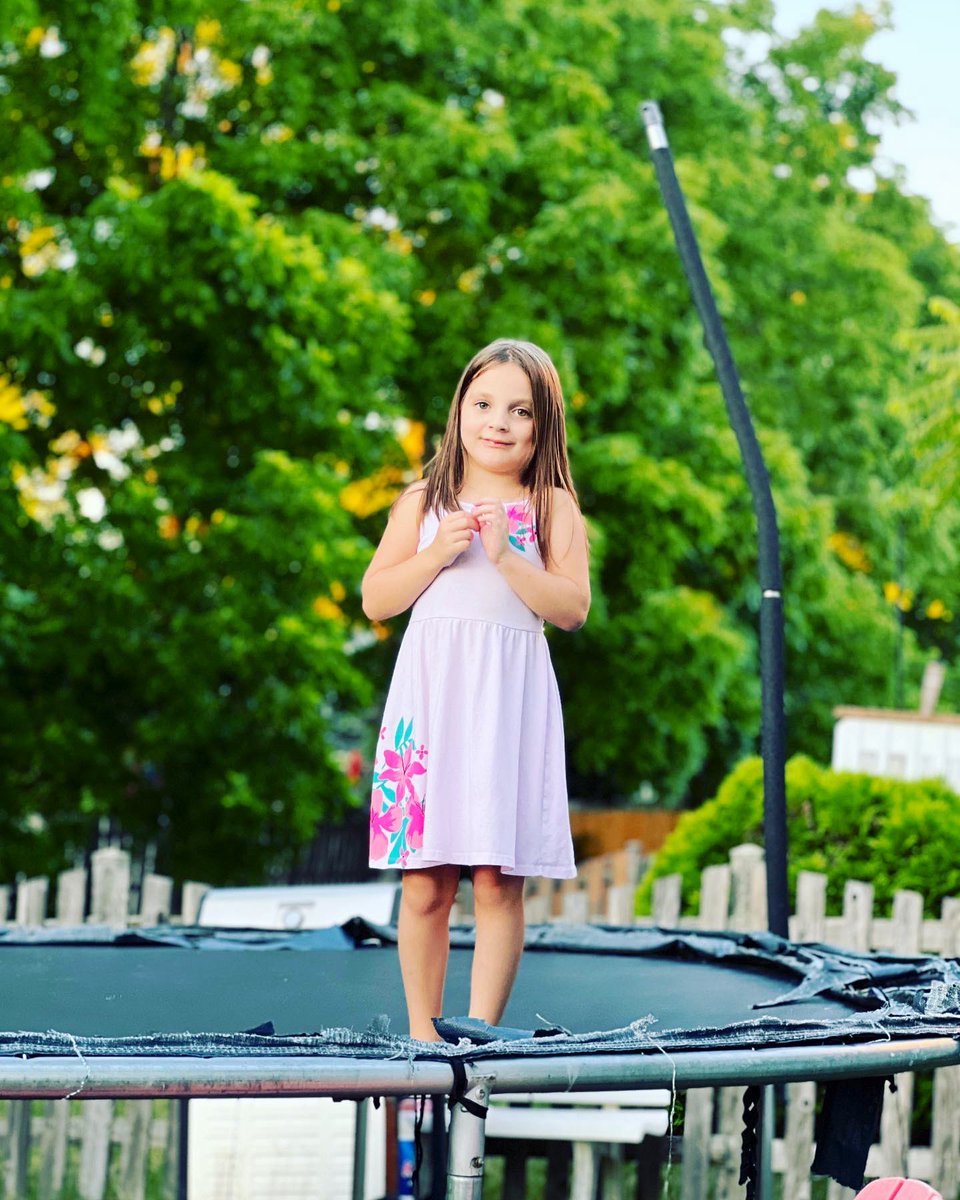 lovebug1420's tweet photo. 1st grade here we come!! Today is her first day in cheerleading! She’s growing up way to fast! I love her more then all the stars ✨💕 https://t.co/kQ4DfTrT5p