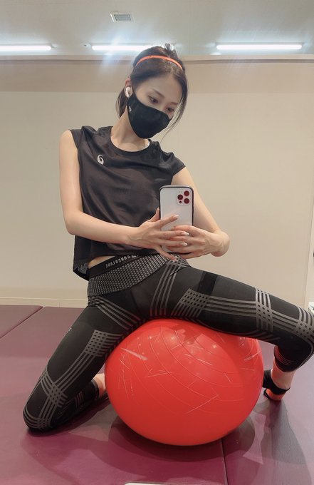 スパッツの布が少し薄くて、 なんだかヒヤヒヤします😮💦  大丈夫、、、ですよね！？💦 https://t.co/awXMfil11n