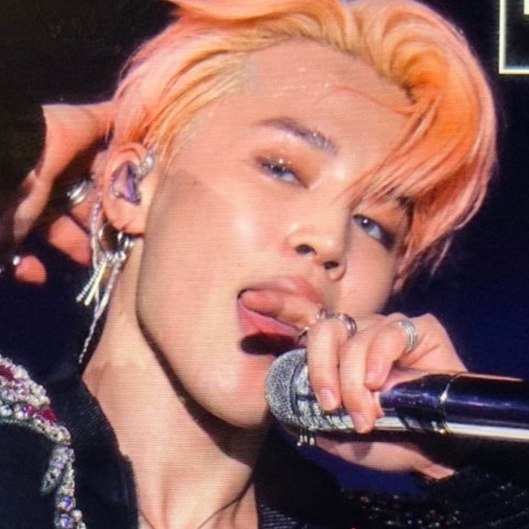 librafolders's tweet photo. kitty gang jimin is THE genre https://t.co/hrkUoJpEfl