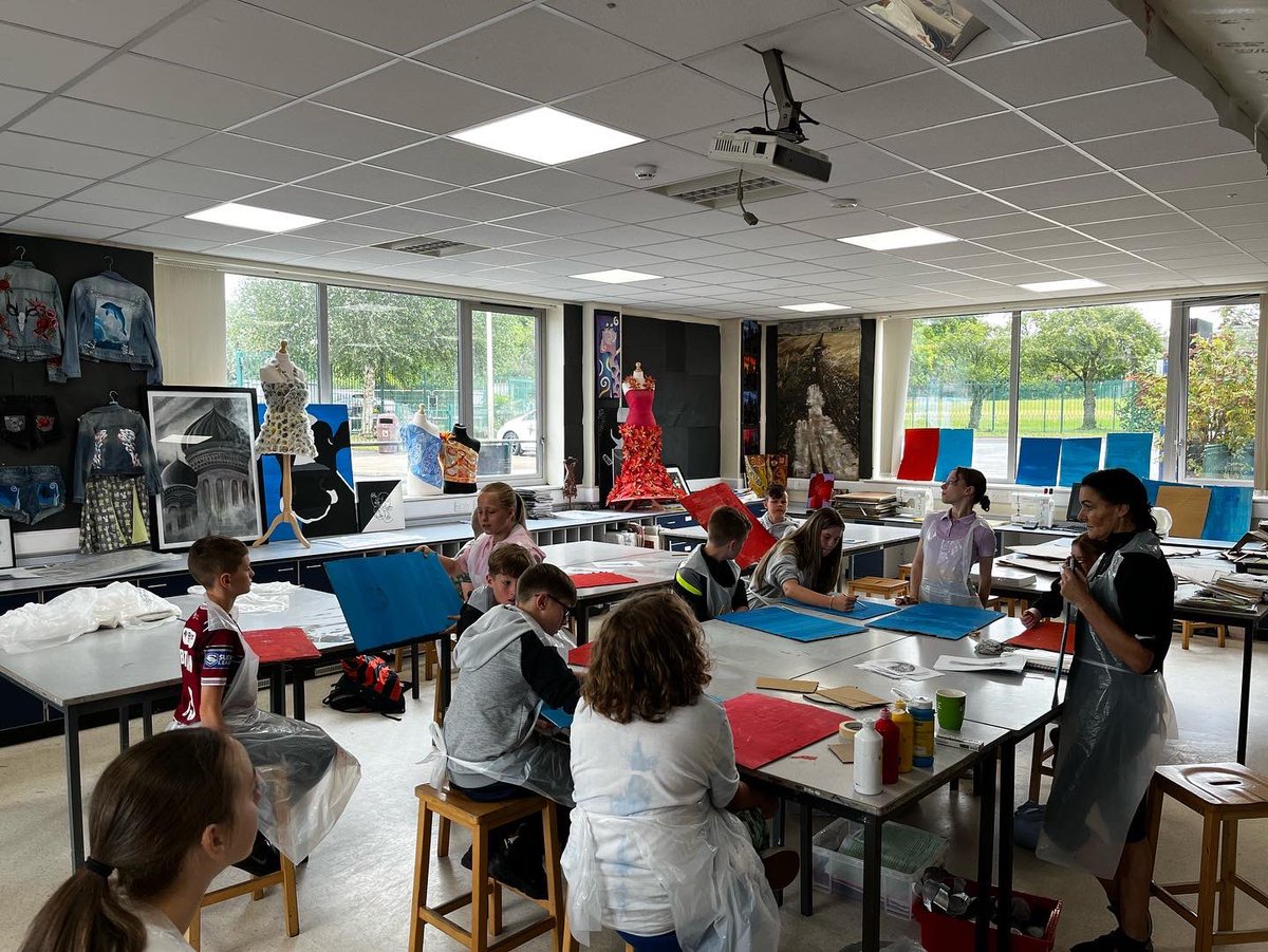 FredLongworth's tweet photo. Day 1 of our Summer School and the new Year 7 are having a really good day. They’ve taken part in a range of subjects including Maths, English, Science, Art, Sport, Computing and Drama. https://t.co/mnOZt6sduG