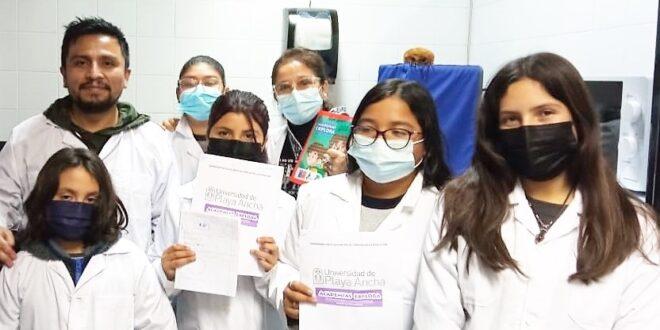 exploravalpo's tweet photo. Niñas, niños y jóvenes de #AcademiaExplora de #Algarrobo suman aprendizajes junto a científicos y científicas de la Universidad de Playa Ancha #UPLA https://t.co/uIKwvwMCax #CulturaCientífica #Valparaíso https://t.co/iELVd6I3xT