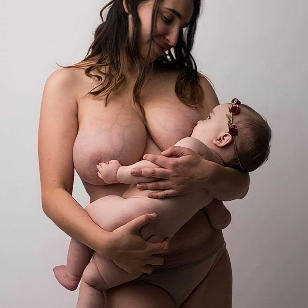 беременные голые и кормящие фото 6