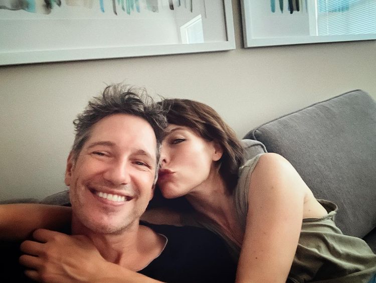 MillaJdotcom's tweet photo. So lucky to have spent the weekend with my amazing husband. He came to visit me while I’m co-starring alongside @iamjhud, @iamquvenzhane @raulcastillo and #samworthington in our movie “Breathe” directed by @stefonbristol! #MillaJovovich https://t.co/jlP2GUi0iP