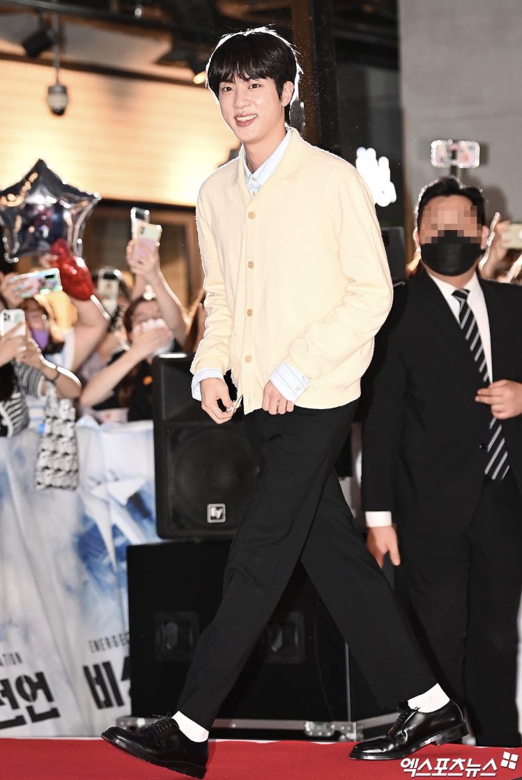 seokjinshour's tweet photo. This is probably the best picture of the day. He is glowinggg https://t.co/vk2VEgIKw4
