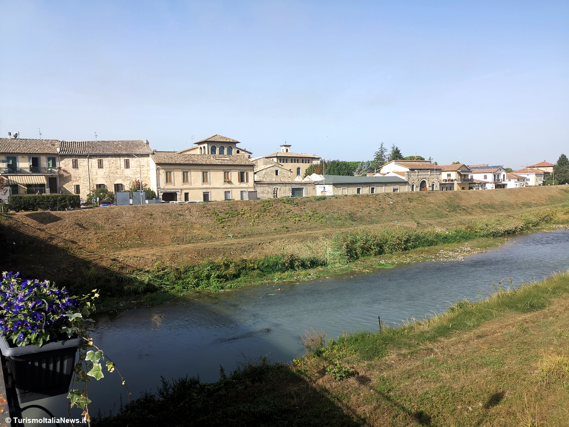 TurismoItaliaNw's tweet photo. I Borghi delle Due Valli: itinerari in Umbria a piedi e in bici alla scoperta di Bettona, Cannara, Collazzone e Torgiano
Leggi la notizia https://t.co/TGLgbq6tex
#bike #turismo #umbriatourism #iborghidelleduevalli #umbria #Bettona #Cannara #Collazzone #Torgiano @UmbriaTourism https://t.co/DnIkYDcTvh