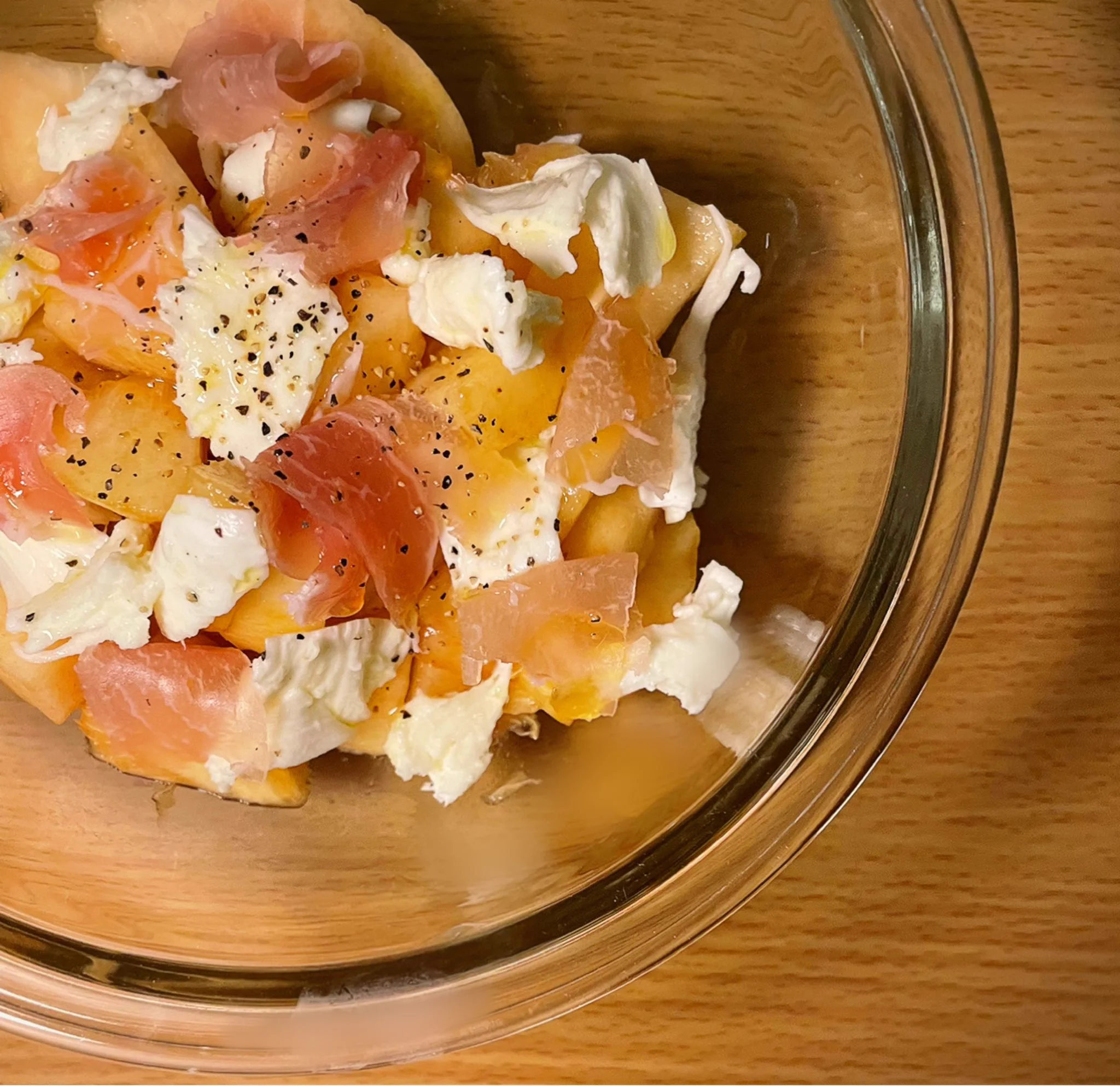 意外な組み合わせが最高に美味しい！桃を使ったおしゃれなレシピ。