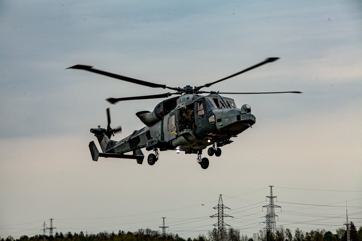 During #ExerciseFlamingSword, the AgustaWestland AW159 Wildcat #helicopter🚁 was used by the First Army Air Command for conducting Air Support Operations. What’s your favorite helicopter? #liepsnojantiskalavijas @LTU_Army