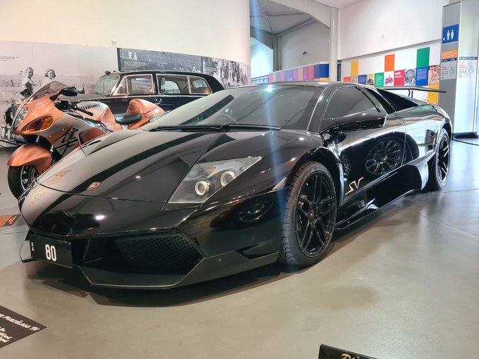 1 pic. I saw this absolute beauty today and had a full body orgasm as a result. #Lamborghini #supercar