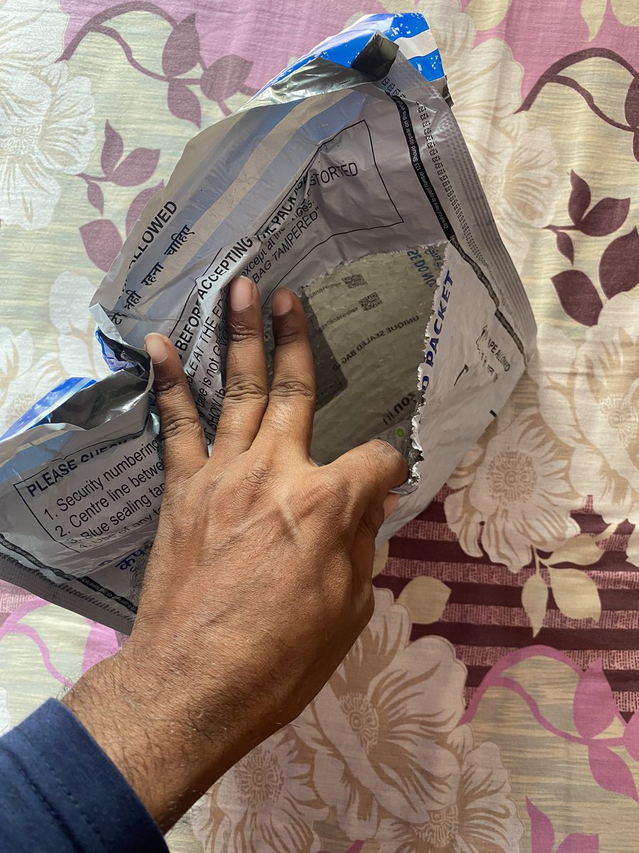 Dear <a href="/amazonIN/">Amazon India</a> uplogo ke pass packaging ka paisa kam padh gaya ho to hum se hi le lijiya par aise kon vejhta hain itna mahanga product le sakhta hain to packaging ka vi paisa de sakhtay hain <a href="/amazonIN/">Amazon India</a> <a href="/amazon/">Amazon</a> <a href="/awscloud/">Amazon Web Services</a> <a href="/AmazonHelp/">Amazon Help</a> #KanjusAmazone #Amazonebarbad