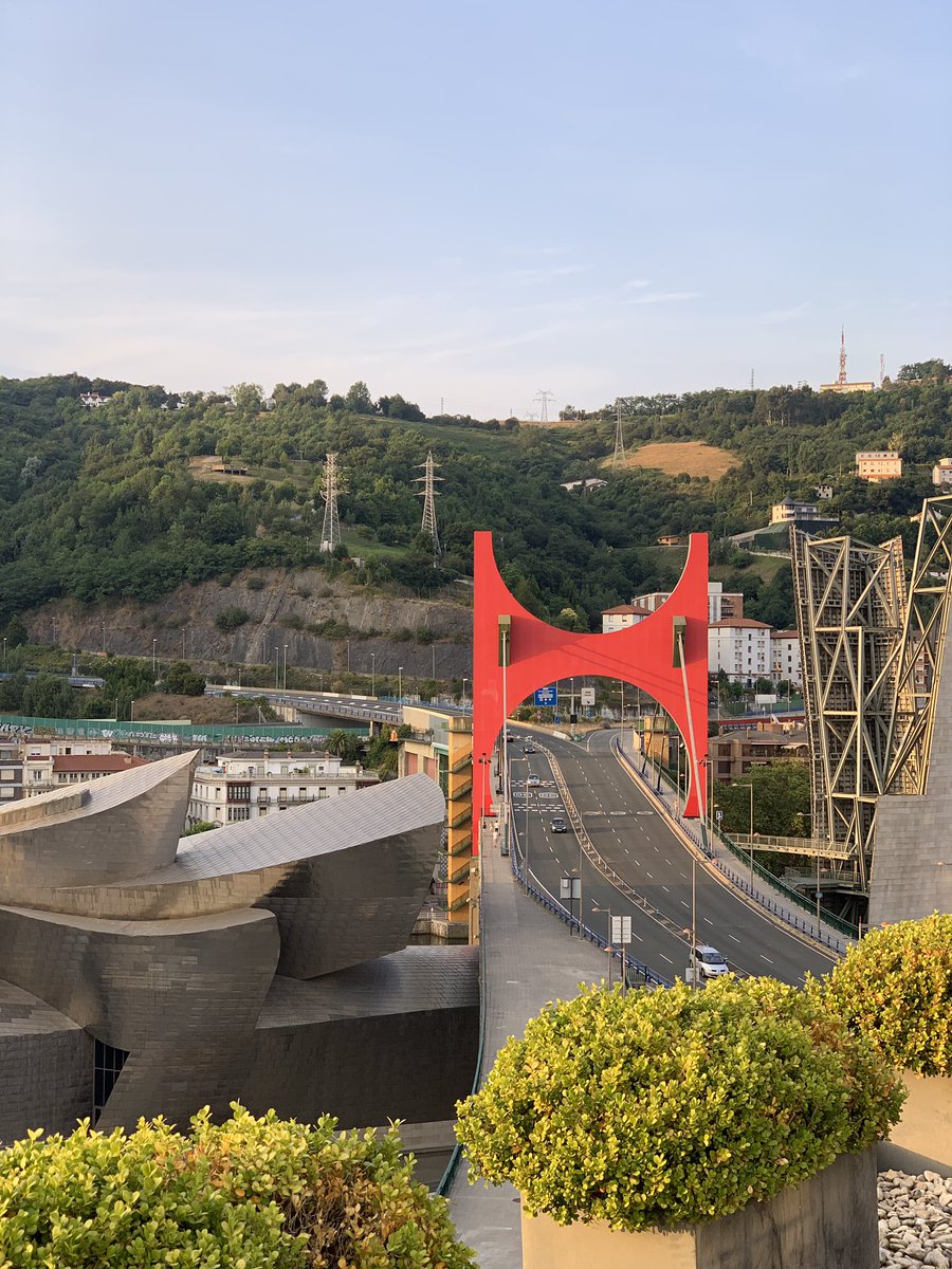 BlogHedonista's tweet photo. Vistas del Museo Guggenheim de Bilbao y atardecer desde la Terraza del Hotel Gran Domine de Bilbao.
Descubre más planes en el perfil de @i_Euskadi
#visiteuskadi #visitbasquecountry #biziteuskadi #basqueroute https://t.co/Yme6MoO53C