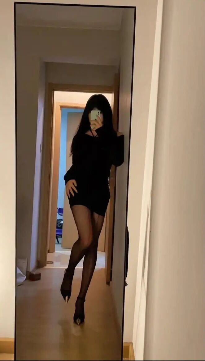 CDHan0's tweet photo. 在朋友手机找到了一张老图😂
#伪娘 #男の娘 #御姐 #女装
#女装大佬 #cd #黑丝 https://t.co/wEaYMtBJhK
