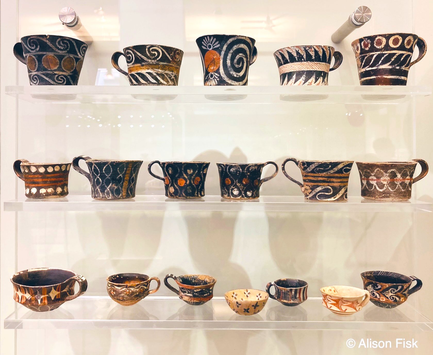 All about Minoan Pottery and Ceramics