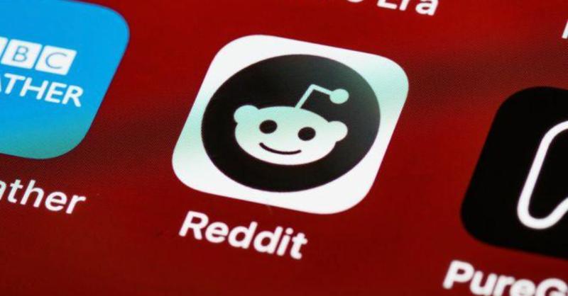bitrise's tweet photo. 📱 @Reddit is the 8th most visited website in the world with +50M daily users. Their mobile team of 160 was among the first teams to start running their iOS #CICD builds on Bitrise’s #M1 machines: it resulted in a 45-50% build time decrease. 🚀

Discover how Reddit uses Bitrise!