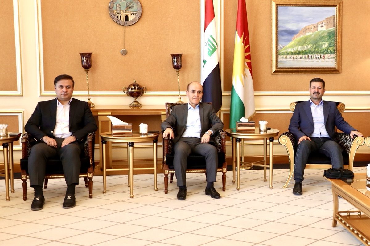 Ministry of Peshmerga (@krg_mope) on Twitter photo A <a href="/KRG_MOPE/">Ministry of Peshmerga</a> delegation led by Peshmerga Minister Shorsh Ismail, alongside, Chief of Staff, & Secretary-General, & both Deputy Chief of Staff's, & the communication director. Will visit #uk & hold meetings with Britain's security & military officials. A <a href="/KRG_MOPE/">Ministry of Peshmerga</a> delegation led by Peshmerga Minister Shorsh Ismail, alongside, Chief of Staff, & Secretary-General, & both Deputy Chief of Staff's, & the communication director. Will visit #uk & hold meetings with Britain's security & military officials.