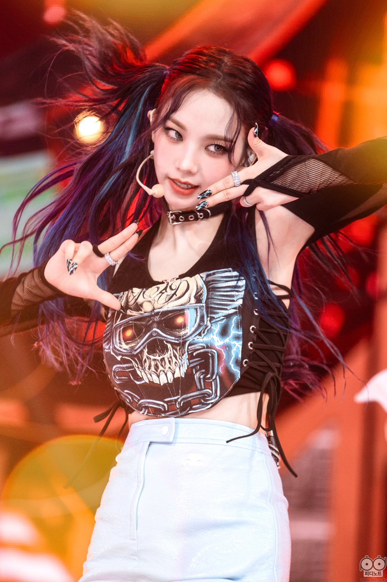 aekabooo's tweet photo. 인기가요 피디노트 #카리나

🔗 https://t.co/ZR9gTnJOVi https://t.co/uhkWBCdpFI