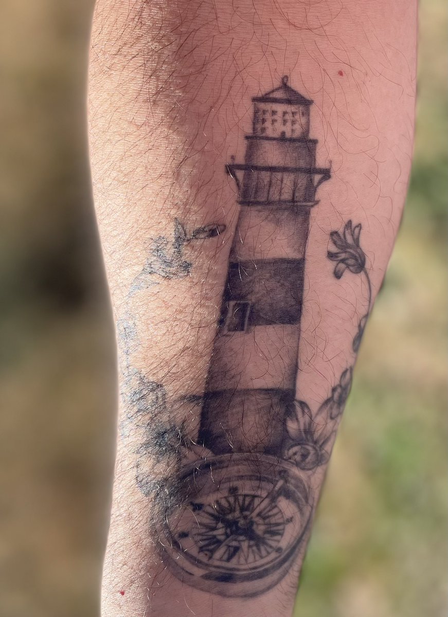 heitairoi's tweet photo. rematar a caza q comezou o día q nacin.
Perdinme nas tebras dos meus erros,ágora se apagou o faro q lumeaba o pouco q tiña ….
O sentido voou a realidade debuxada no meu interior,tarde espertei pero fixeno e ágora toca loitar, loitar contra min
#querovos #lulla #breo #paula https://t.co/q94ZvIeKXP