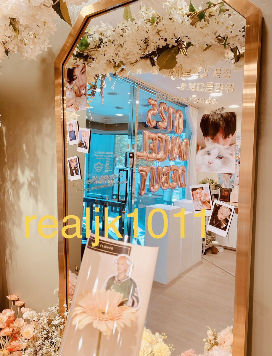 realjk1011's tweet photo. 꽃이벤트는 처음 가봐서 새롭고 너무 좋았습니다 그저 예쁘다는 말밖에!☺️ 가지고 가서 화병에 고이 잘 꽂아 두었습니다 고맙습니다😄🌼
#강아지_3년이면_꽃말을_읊는다
#forever_and_ever_with_Daniel https://t.co/g5PFOfui4u