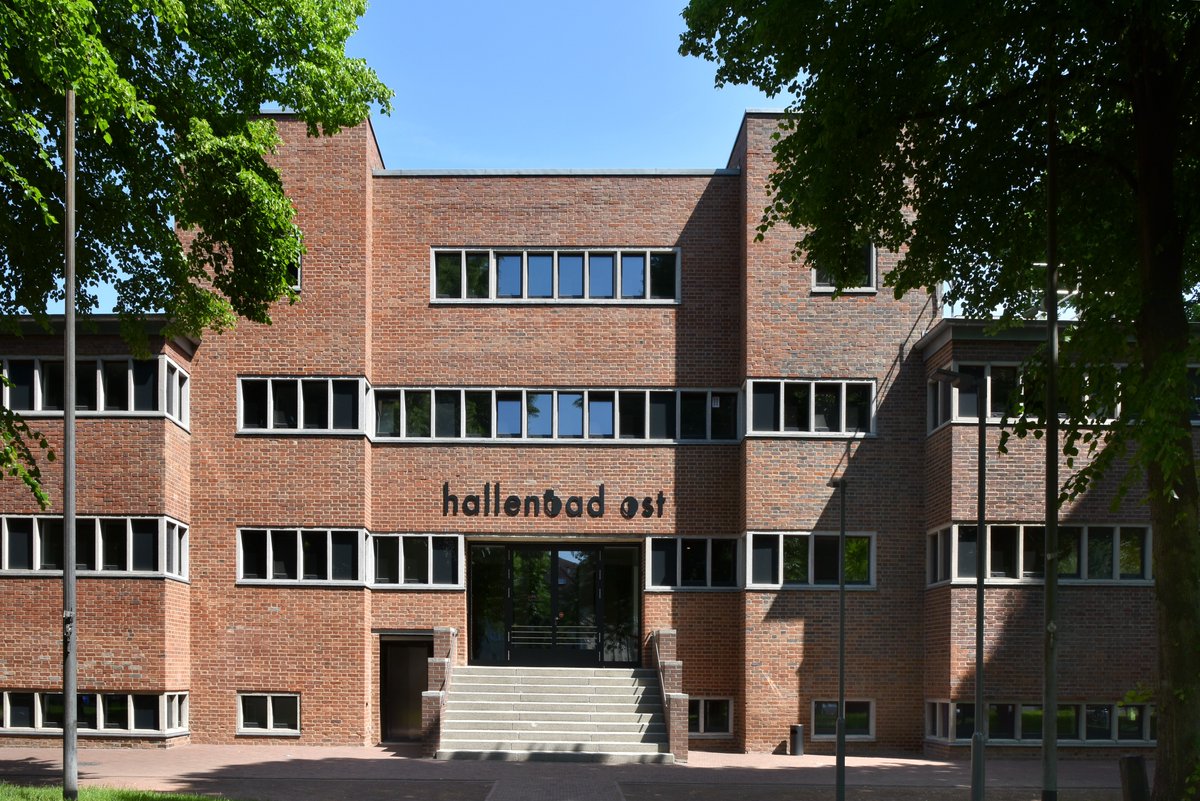 Hessische Denkmalschutzpreis geht u.a. an Marc Köhler, Thomas Meyer, Keivan Karampour (KM Architekten BDA) für die Rettung des Hallenbads Ost in Kassel. Herzlichen Glückwunsch! lfd.hessen.de/service/hessis…