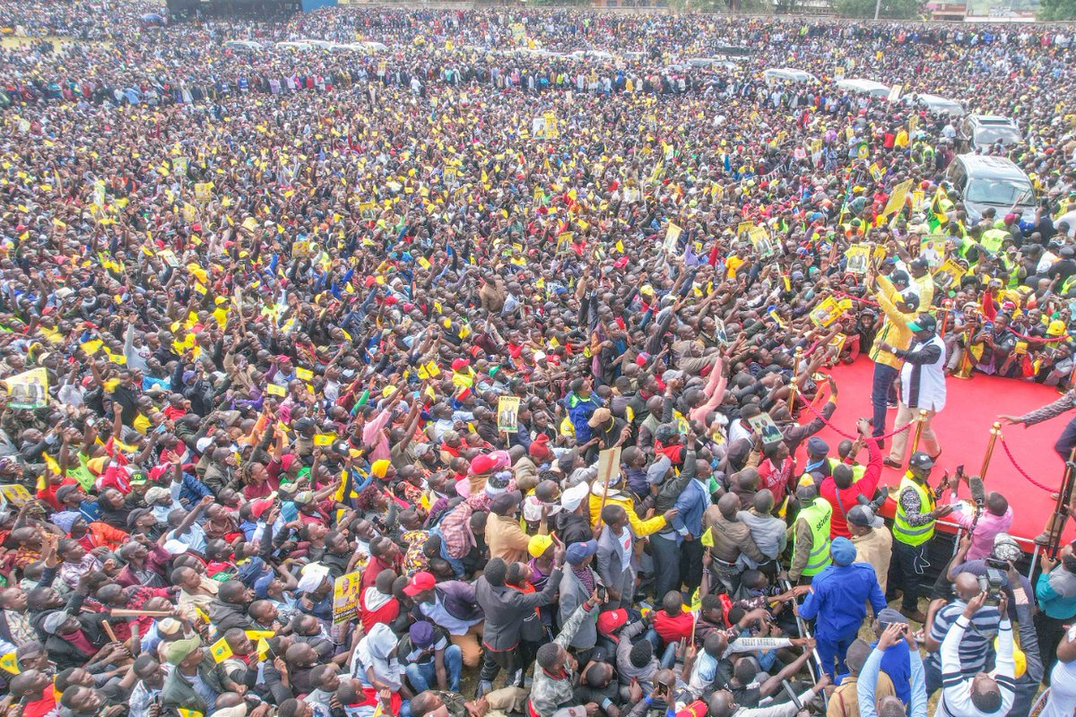 NyamariDerick's tweet photo. Ama Ruto ni yesu but hataki kutuambia?😺 Mbona ako na mafollowers wengi hvi🙀 https://t.co/VBaZKN7BEt