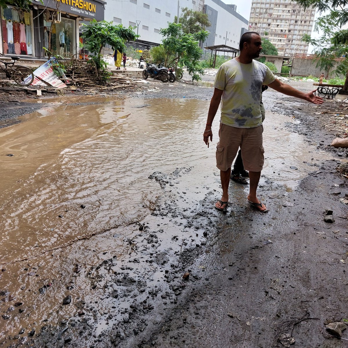 prabhatgupta20's tweet photo. @kshitijhthakur @lokasahivvmc @CMOMaharashtra @RajeshS38769766
#Worstcondition in our area #Rain season lots of #accidents near #dmart #nallasopara #thecapitalmall https://t.co/8Cfbm9zDxi
