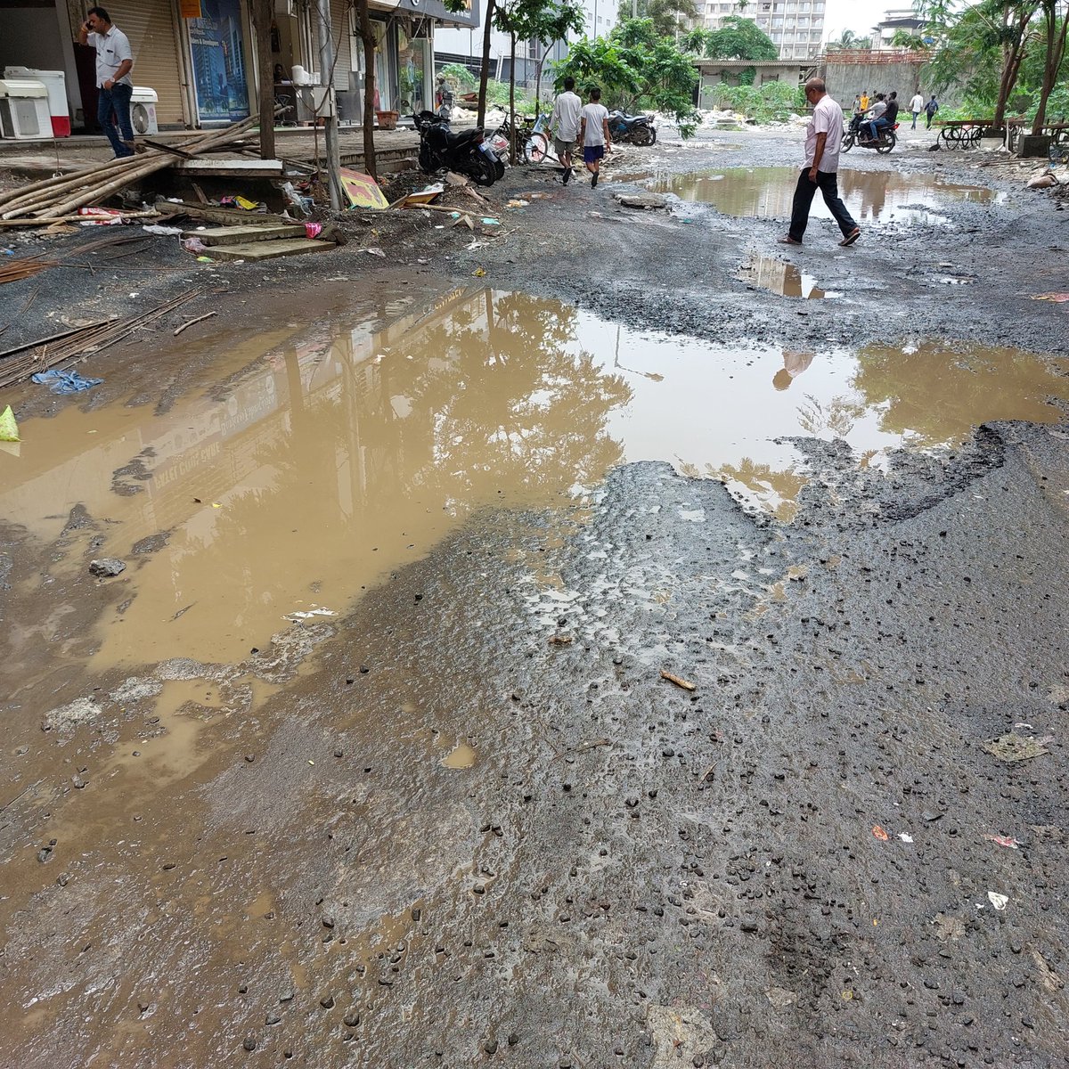prabhatgupta20's tweet photo. @kshitijhthakur @lokasahivvmc @CMOMaharashtra @RajeshS38769766
#Worstcondition in our area #Rain season lots of #accidents near #dmart #nallasopara #thecapitalmall https://t.co/8Cfbm9zDxi