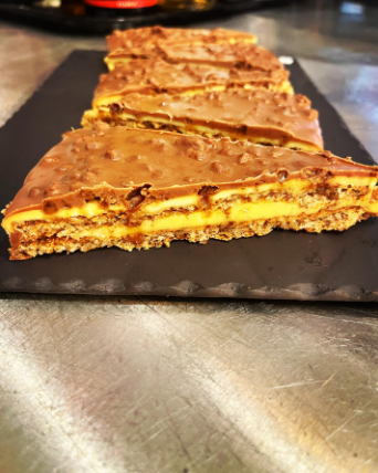 CornmillCentre's tweet photo. Can I have.......hmm🤔 now which yummy cake 🍰 shall I choose?
You need to sample these delicious😋cakes at Esquires coffee Darlington ☕️🧁
#whitechocandcranberrytiffin #meetwithfriends #cornmillcentre #chillwithacoffee #supportlocal #acorndairy #esquirescoffee #shopcornmill🛍 https://t.co/Udpoqp7sv8
