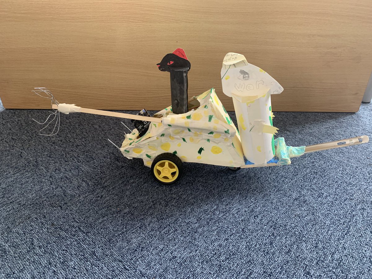 PiCodeandChips's tweet image. A selection of my Year 6 #STEM #Microbit balloon bursting, #Bluetooth controlled battle bots.But why has the Devices programming blocks been removed, we used these to great success @microbit_edu