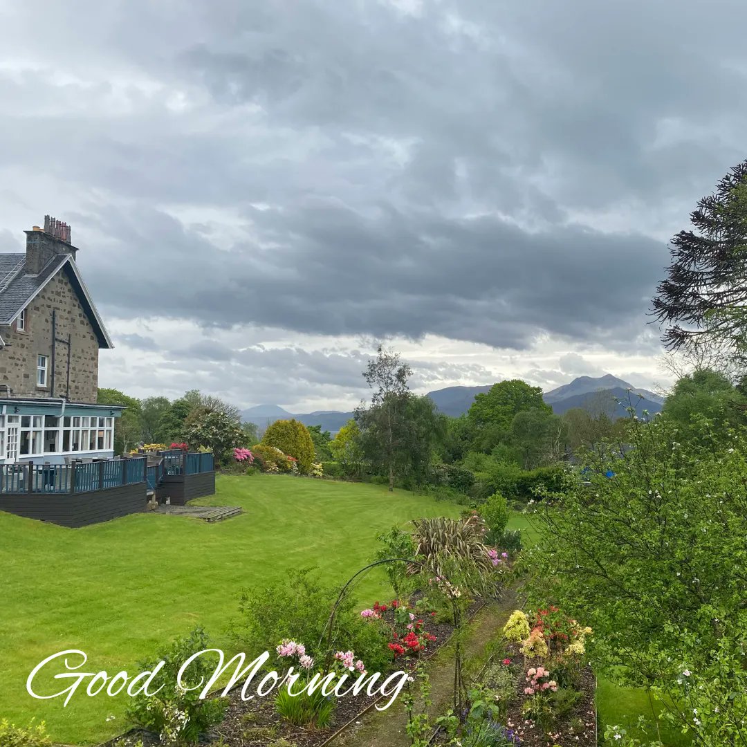 Now that's breakfast with a view...🥐👀
#Mondays at the Duisdale on beautiful South of Skye💙🏴󠁧󠁢󠁳󠁣󠁴󠁿😍

Extend the weekend. Book direct and save 15%
👉 skyehotel.co.uk/sonas-semi-fle…

#MondayMotivation