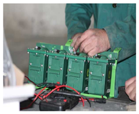 SkanskaUKplc's tweet image. Skanska is trialling a new ground-breaking technology. The Ultimate Cell® is an innovative hydrogen device that increases the efficiency of vehicles and machinery and reduces fuel consumption and gas emissions. #collaboration #netzero #innovation