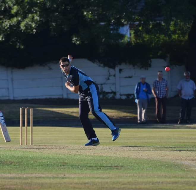 DarwenCC's tweet photo. 2⃣5⃣0⃣

Congratulations to @DavidBowden3 who reached 250 @lancs_league wickets during Saturday's victory at @Burnley_CC 

5 wickets x 15
Best bowling 6-16
Average 11.93

🔥🗼 https://t.co/ppxRxvWt7l