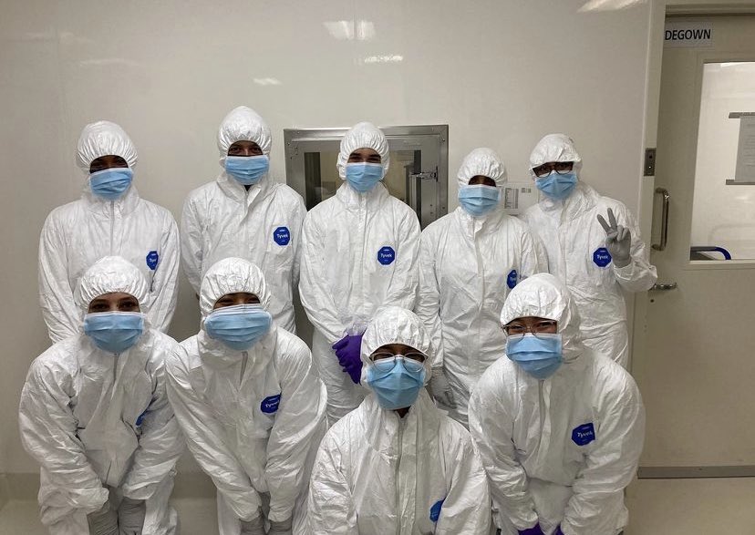 jan_nolta's tweet photo. We are SO proud of our #CIRMSPARKlab high school interns for training in our GMP facility! Thank you @CIRMnews for this great opportunity for them to get early experience in manufacturing for #celltherapy and #genetherapy 😀🙌 https://t.co/vQ2wzkoYJB
