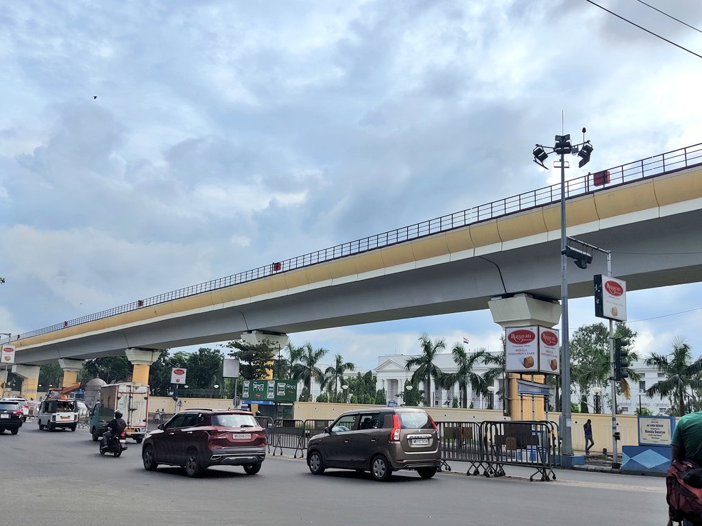 im_shifa_23's tweet image. Kolkata view pictures of the day 📸❤️😍
#letsconnet with #hishamsarwar 
#NaturePhotography #shifaishere .