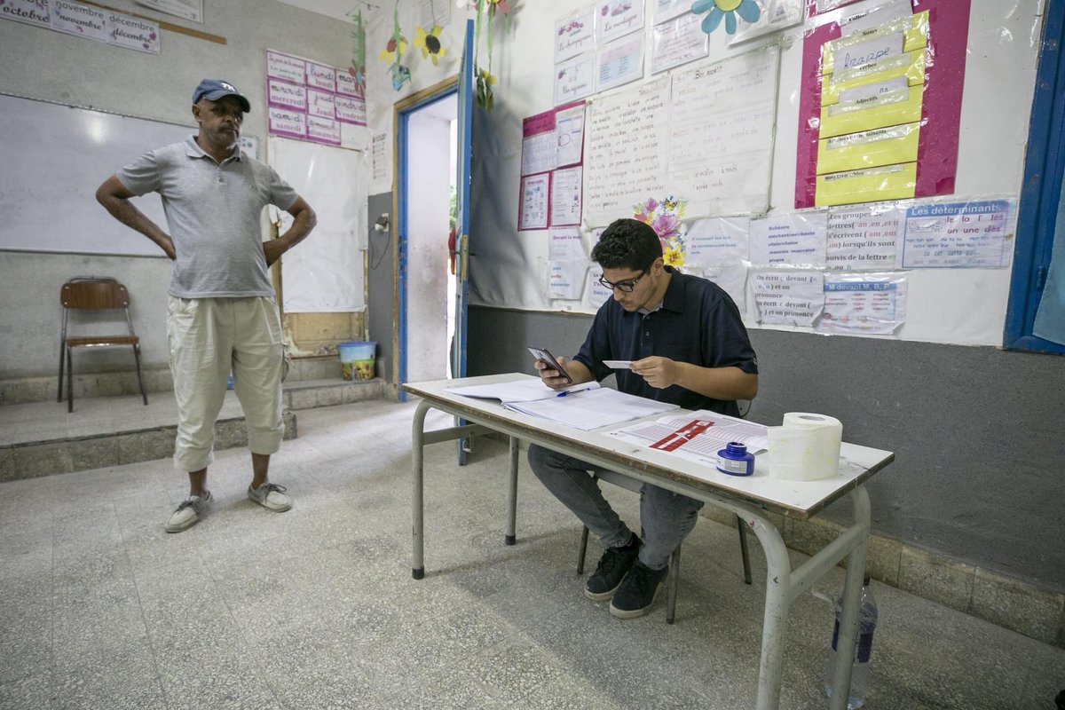 🚨 انطلاق الاستفتاء على مشروع الدستور الوضعي في #تونس الذي يمنح صلاحيات مطلقة للرئيس #قيس_سعيد