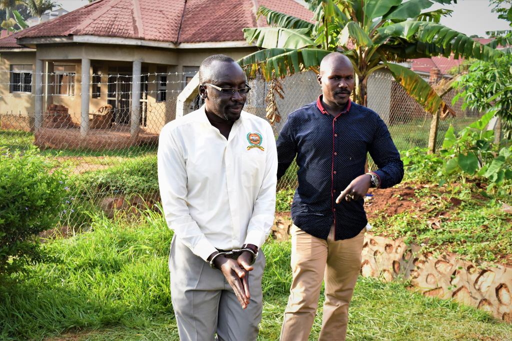 GatsFred21's tweet photo. Did you know that corruption is Winnable! If you see something & say something
You can never realize the effect of corruption until you are a victim!
#ExposeThecorrupt before you are a victim
#CorruptionIs Winnable
@AntiGraft_SH @Trilluganda @Shakyserwanga @JuliaMuhumuza https://t.co/1ZuEtD46nk