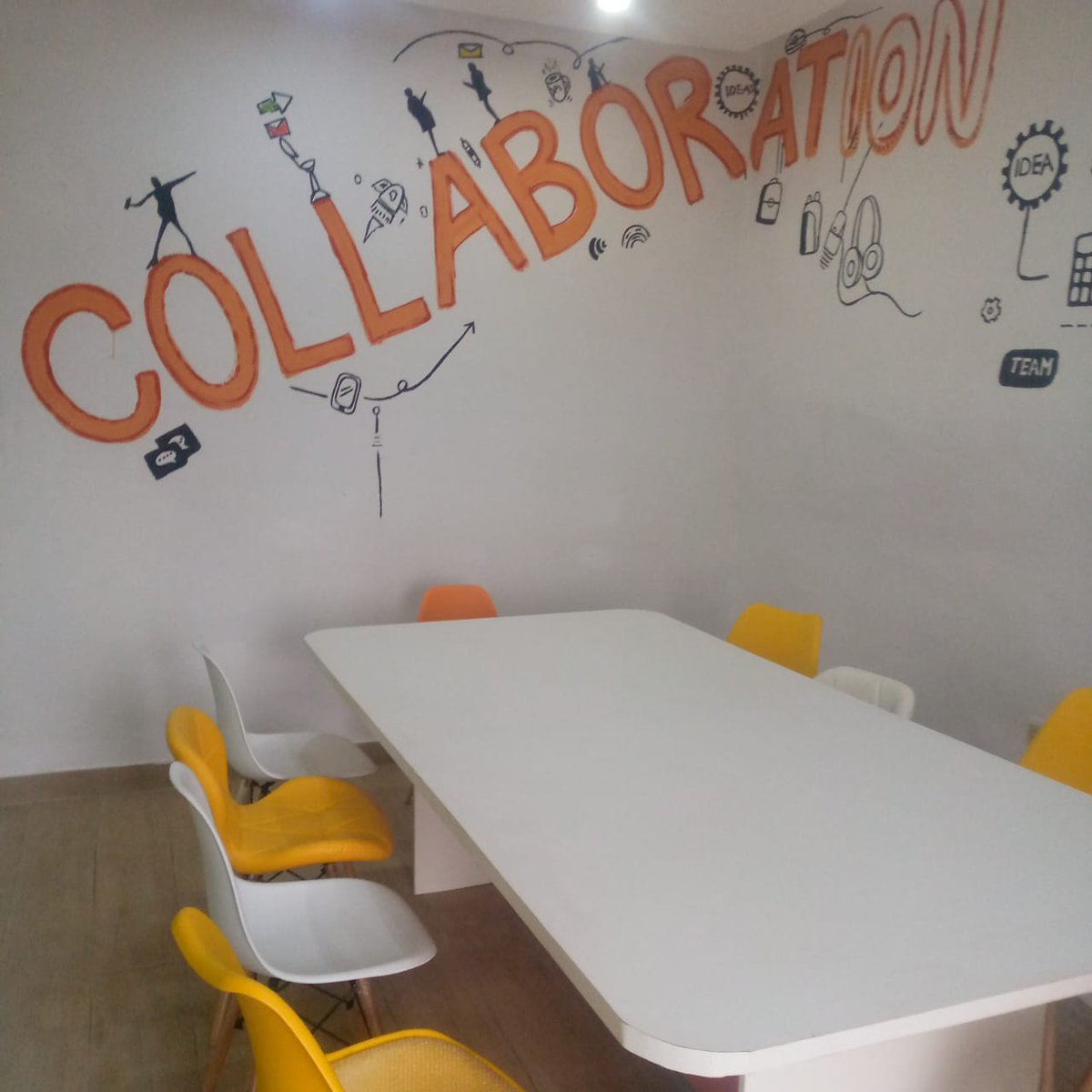OyoTechHub's tweet photo. You know anyone living in Oyo and its environs that needs digital resources support? Our hub, Oyo Tech Hub is accommodating such great individual. Introduce them. 
https://t.co/bVlcbbvm9G https://t.co/Hm3KWNRAWv