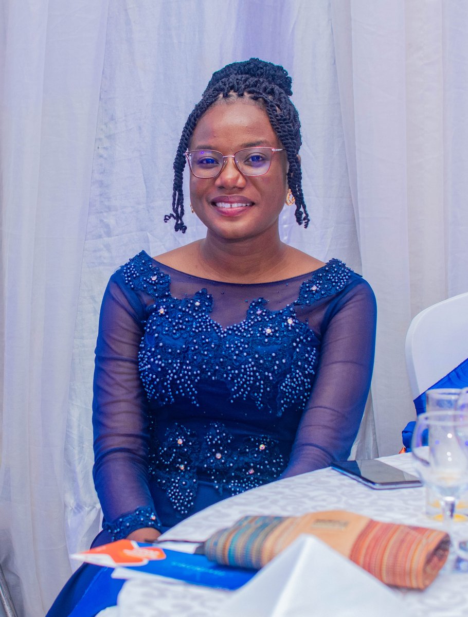 "La véritable révolution,
Celle qui transforme positivement les habitudes
Se fonde sur l'#Amour que l'on a pour sa Patrie et non la haine que l'on nourrit pour l'ennemi!" dixit #Femme_Victorieuse
Je vous souhaite une pétillante semaine !

#ToutEstGrace
#Blessings