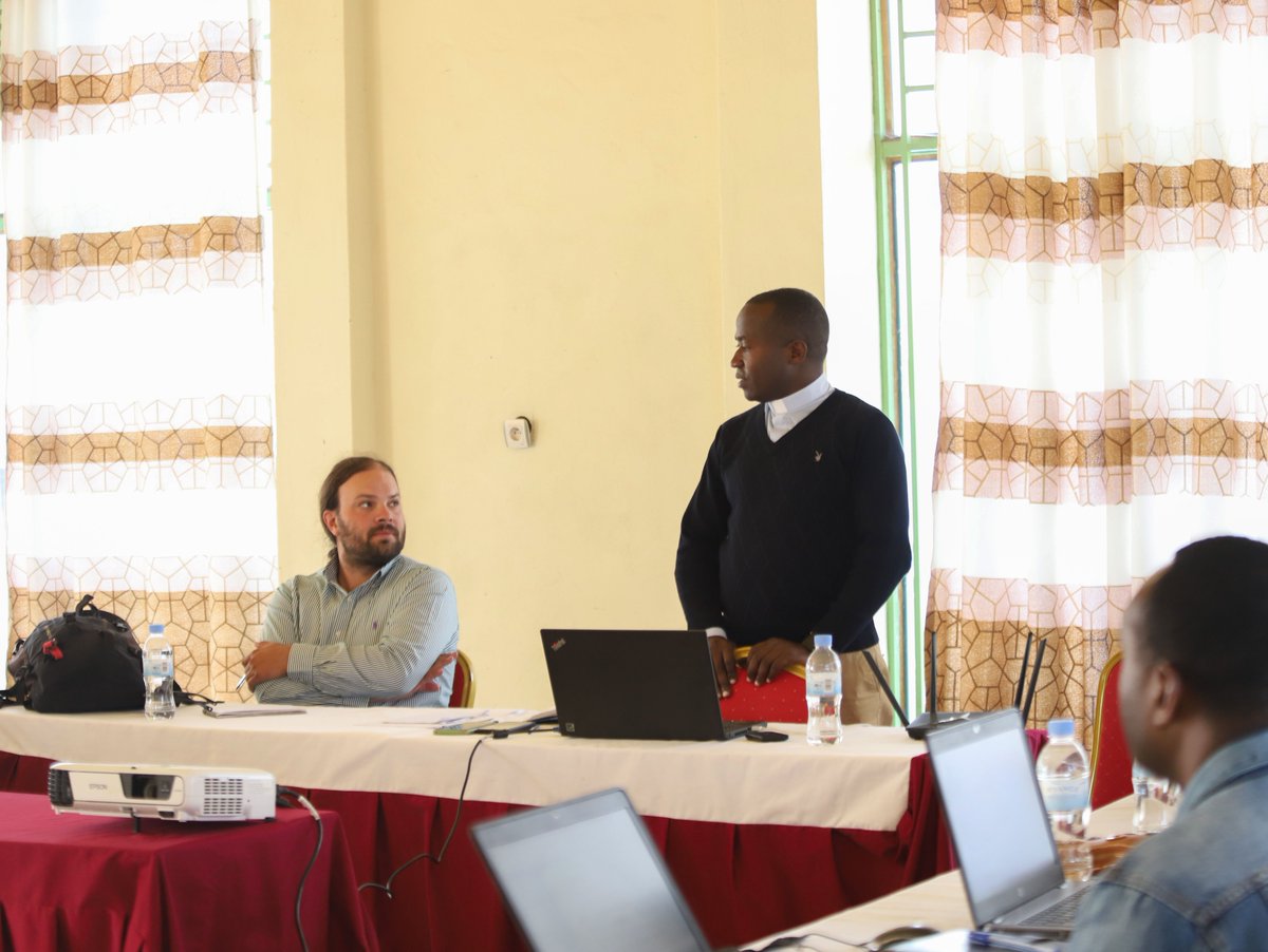 CByumba's tweet photo. Uyu mwanya kuri caritas ya diyosezi ya Byumba Hari kubera Inama mpuzabikorwa y'imishinga Caritas Byumba iterwamo inkunga na Caritas Suisse binyuze mu mushinga #SECODEV . Ikaba iri guhuza Ubuyobozi bwa Caritas Byumba na Bwana Leny Mora Montera,  Chargé du Programme SECODEV. https://t.co/J2CG95V8F1