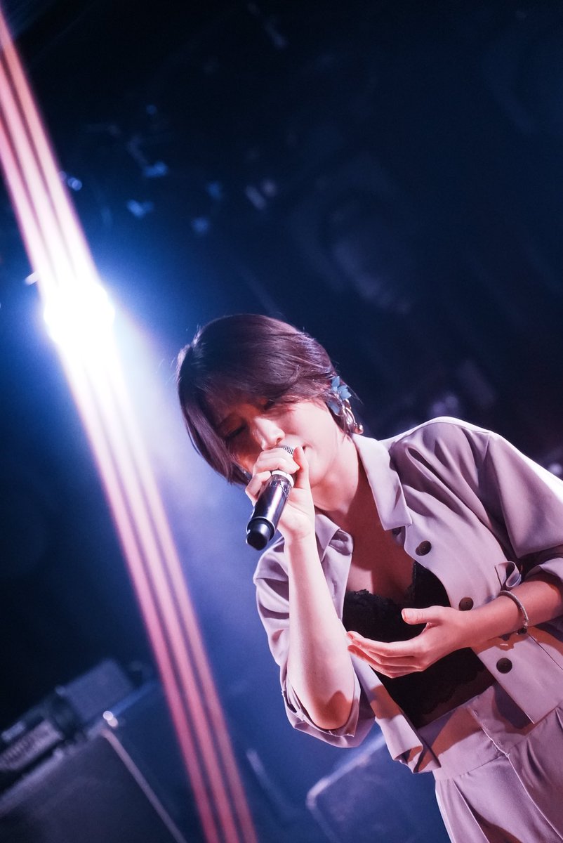 toyokun420's tweet photo. #BEYONDSKY
#心斎橋VARON

6番手は
#児玉かほ さん

 vol.⑰•*¨*•.¸¸♪
 
グラビアモデルと
絵も描いてる
女性シンガーさん

 #SONY
 #α7s3
 #TAMRON
 #タムロン35150
 #KANIフィルター
 #StreakOrange https://t.co/K63nHhBk4x