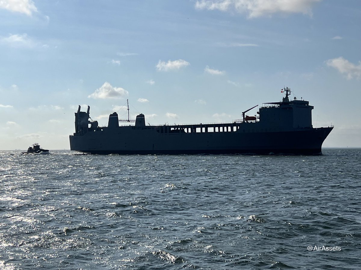 WarshipCam's tweet photo. MV Cape Ray (T-AKR-9679) rollon/roll-off container ship in the Ready Reserve Fleet with the U.S. Navy coming into Norfolk, Virginia - July 25, 2022 #mvcaperay #takr9679
* photos courtesy of @AirAssets https://t.co/bKghCcgCfz