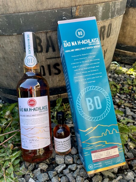 Have you tried our port cask release? Bottled from individually selected ruby port casks, it’s a beautifully balanced spirit, with notes of jams, cherries, bitter chocolate and dried fig! 🍒🍫

badachrodistillery.com/product/bad-na…