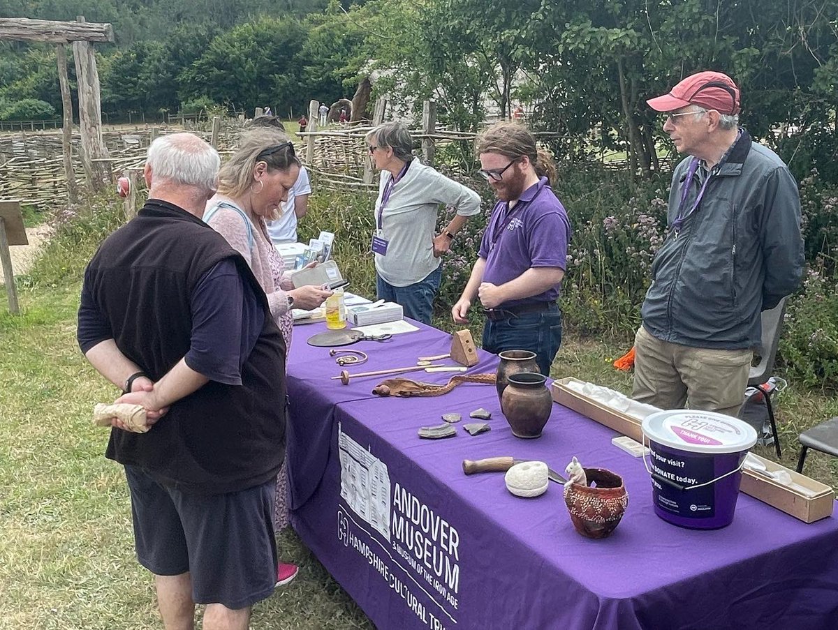 We are very lucky to have been invited to @butserancientfarm today to show some off some of our handling collection and talk about Danebury Hollfort! We have been very to have some fantastic & enthusiastic of visitors so far, and the weather is treating us very kindly far