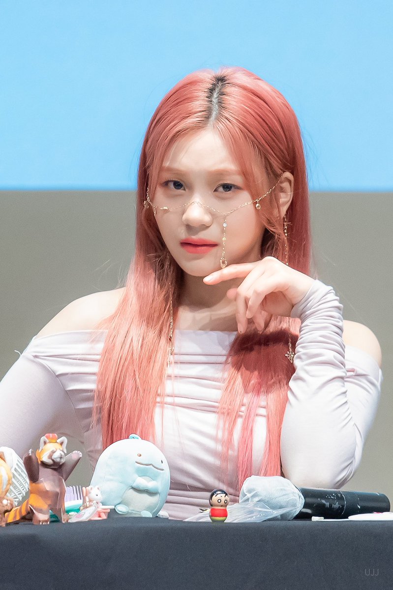 220723 🫠

#비비지 #VIVIZ #엄지 #UMJI #예오니