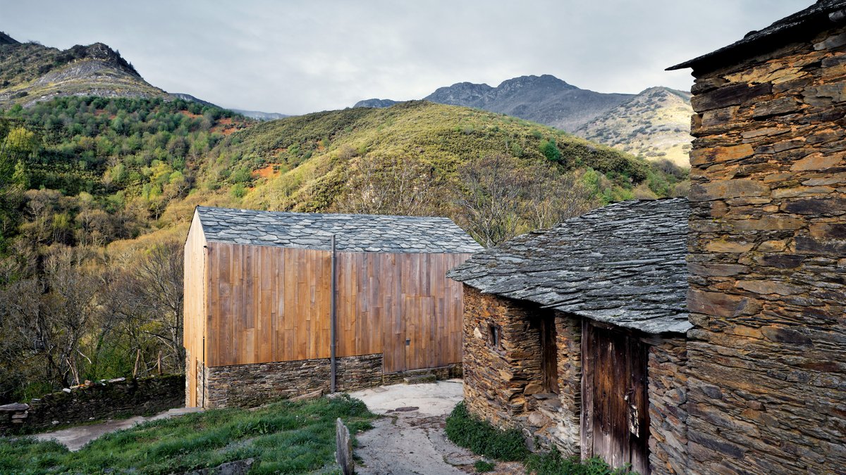 Maderayconstruc's tweet photo. CASA EN PADERNE 👉 https://t.co/lD2P5P2Bqb
#Arquitectura  Carlos Quintáns 📸 Ángel Baltanás #Arquitecturademadera #MaderayConstrucción https://t.co/6CnAaYTj7Q