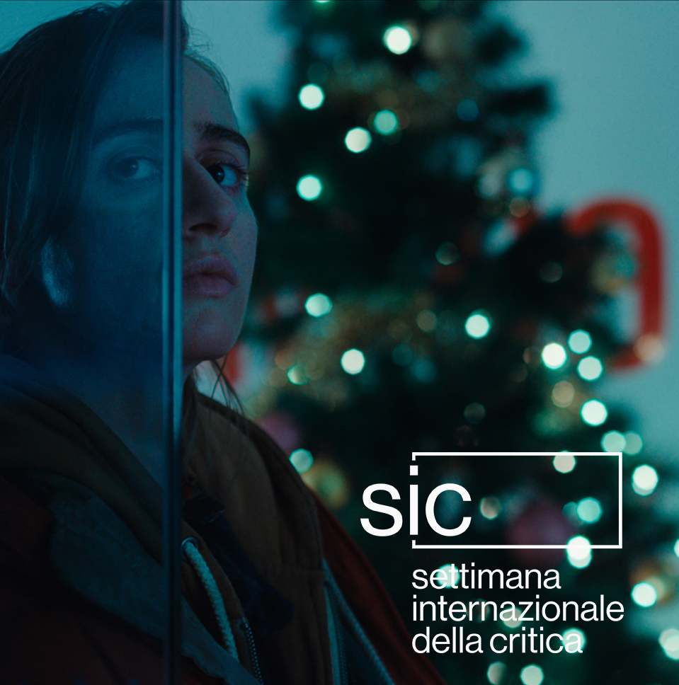 Isabella Carbonells långfilmsdebut DOGBORN till Venedigs filmfestival! Filmen, där Silvana Imam gör skådespelardebut i en av huvudrollerna, får världspremiär i Kritikerveckan. bit.ly/DogbornVenedig