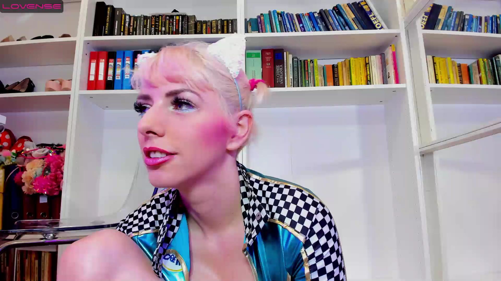 TW Pornstars - Crazy Rozy. Twitter. I'm online @MyFreeCams! #onmfc 💚