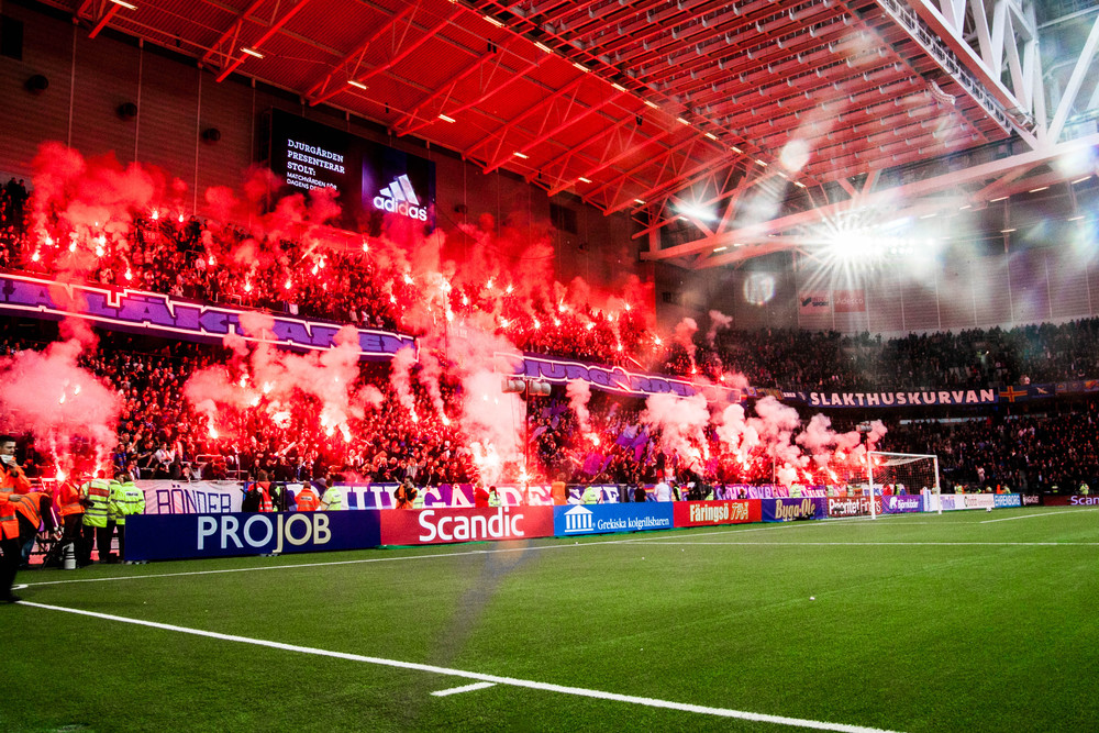 blarander's tweet image. LYSTRING! 246 biljetter kvar innan hela kortsidan är helt slutsåld. De kommer ta slut när som helst nu. Idag är sista chansen att köpa plåt om du vill stå i Sveriges tyngsta klack i den fetaste hemmamatchen hittills i år! diffotboll.ebiljett.nu